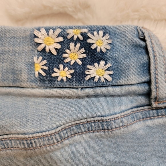 American Eagle Curvy High Rise Flare - Picture 7 of 7